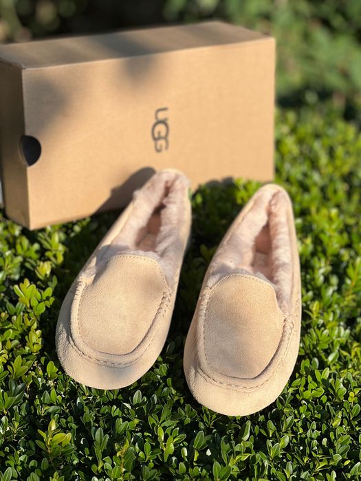 Мокасіни UGG на хутрі в наявності в розмірах 7 та 8