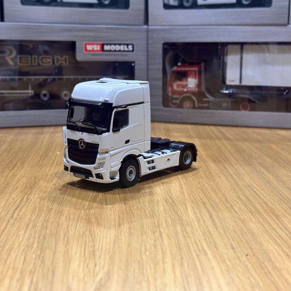 Model 1:50 WSI Mercedes-Benz Actros MP5 GS 4x2