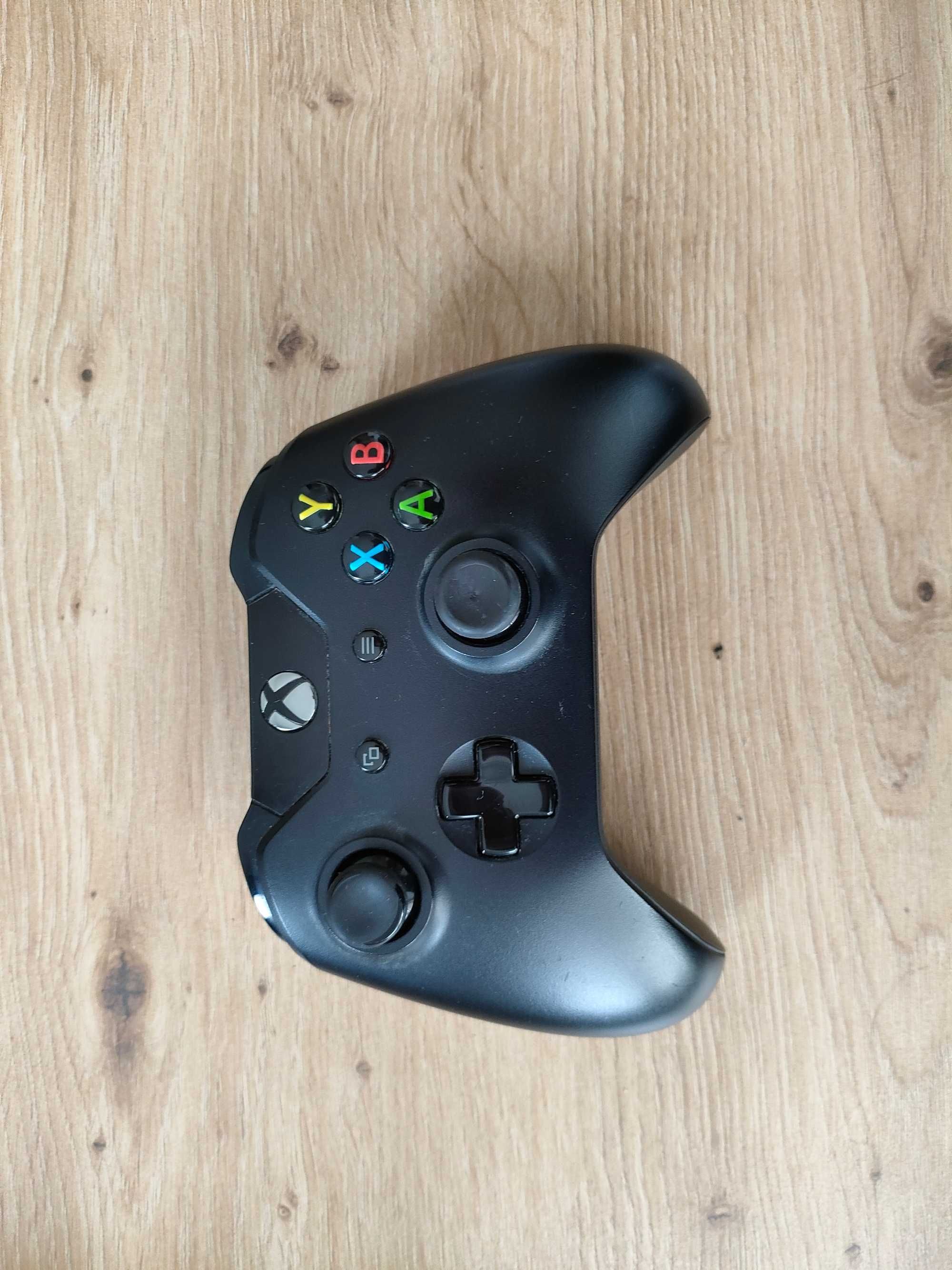 Xbox One + Kontroler i dwie gry
