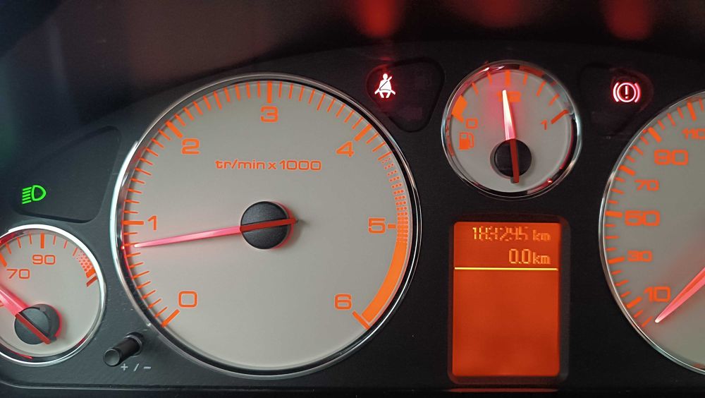 Peugeot 407 Sedan cinzento 1.6 HDI NAVTEQ  Diesel 109vc 5P de 2006