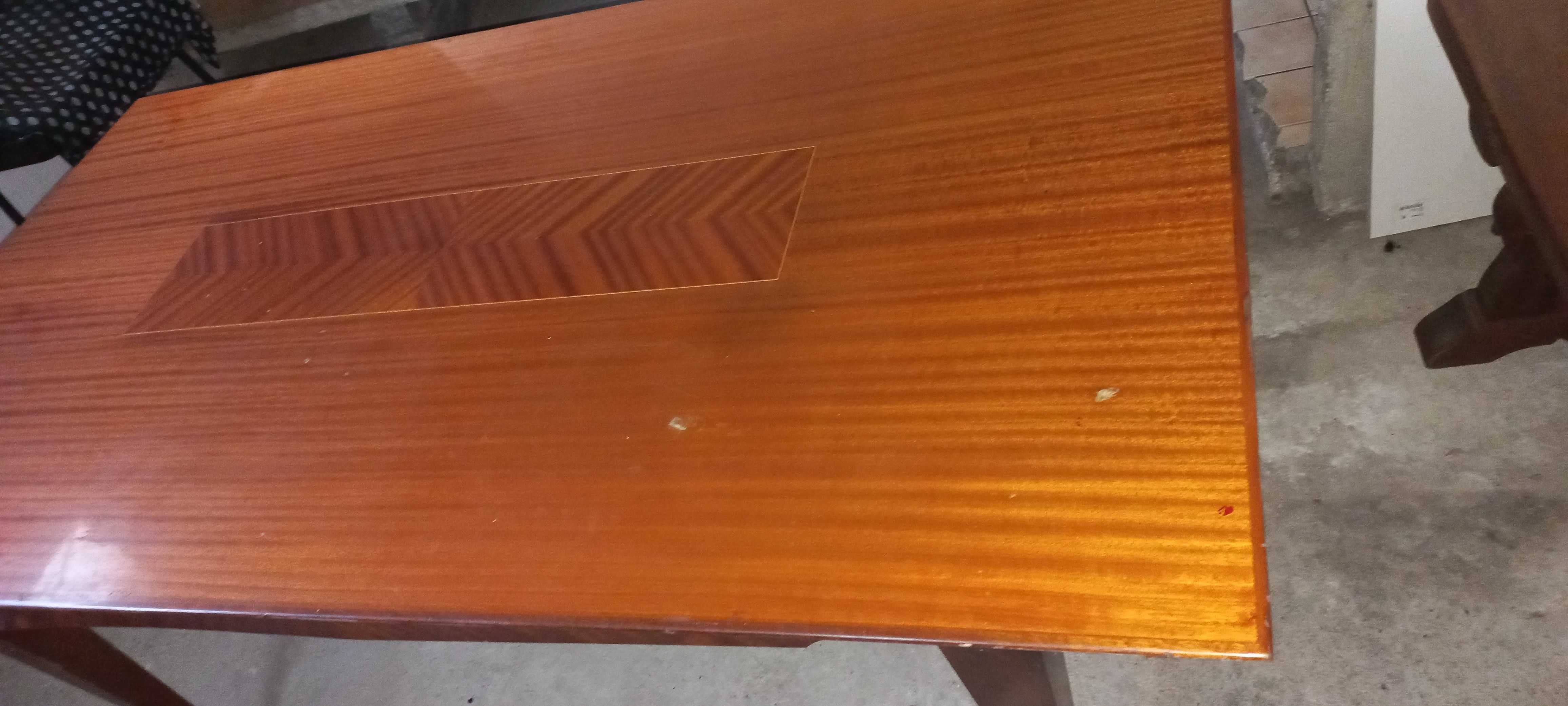 MESA grande usada em bom estado
