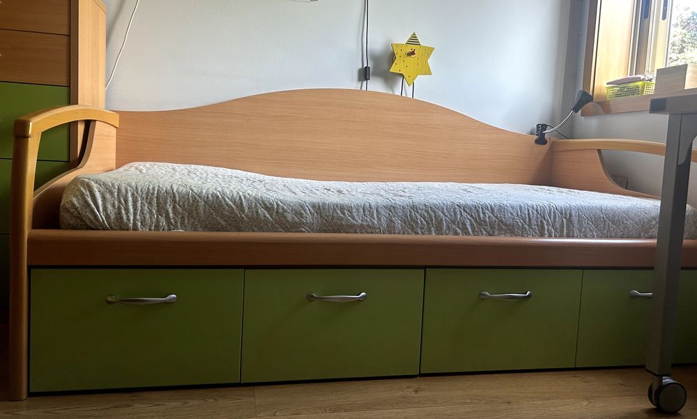 Cama de Solteiro com 4 gavetões (colchão incluído)