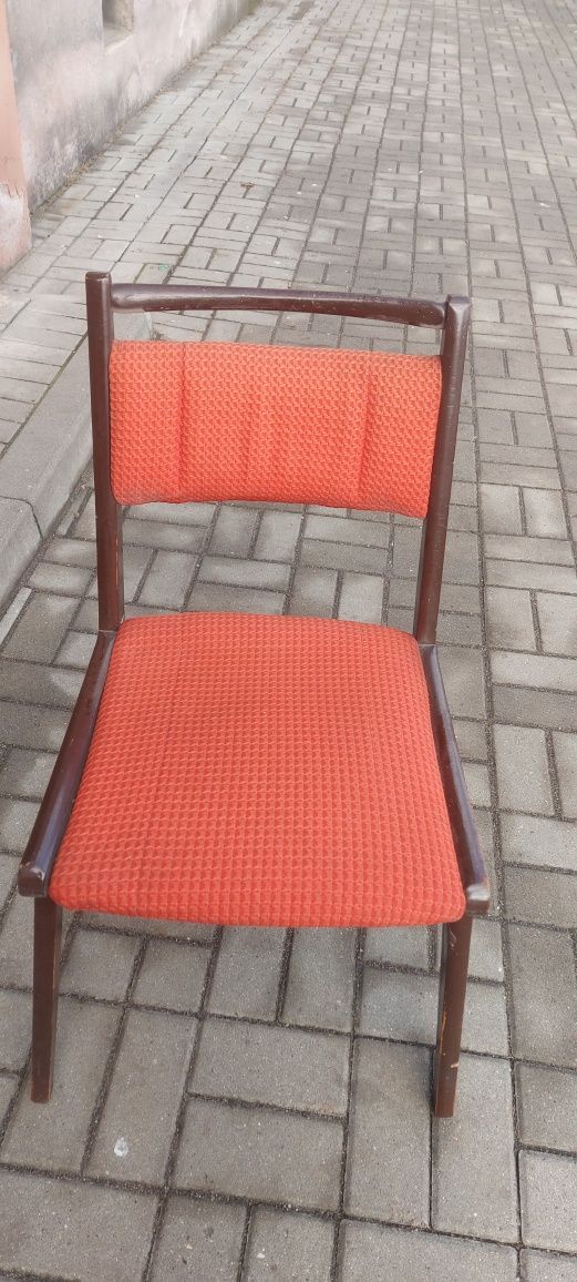 Krzesło tapicerowane vintage PRL jar czerwone
