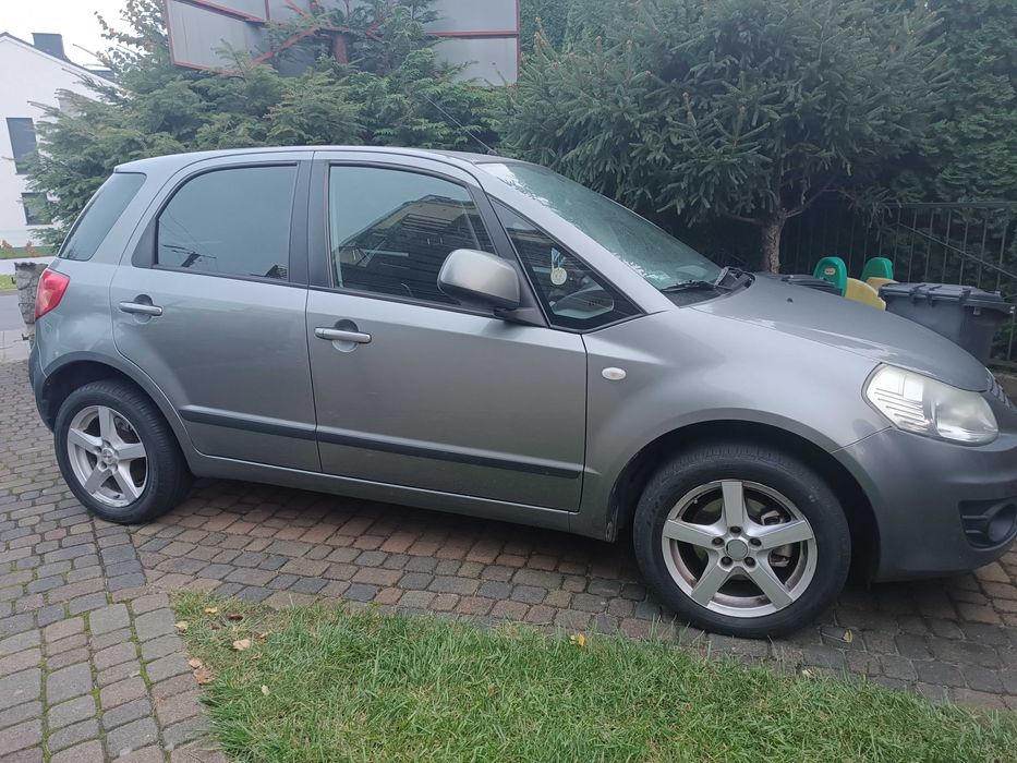 Suzuki SX4 Salon