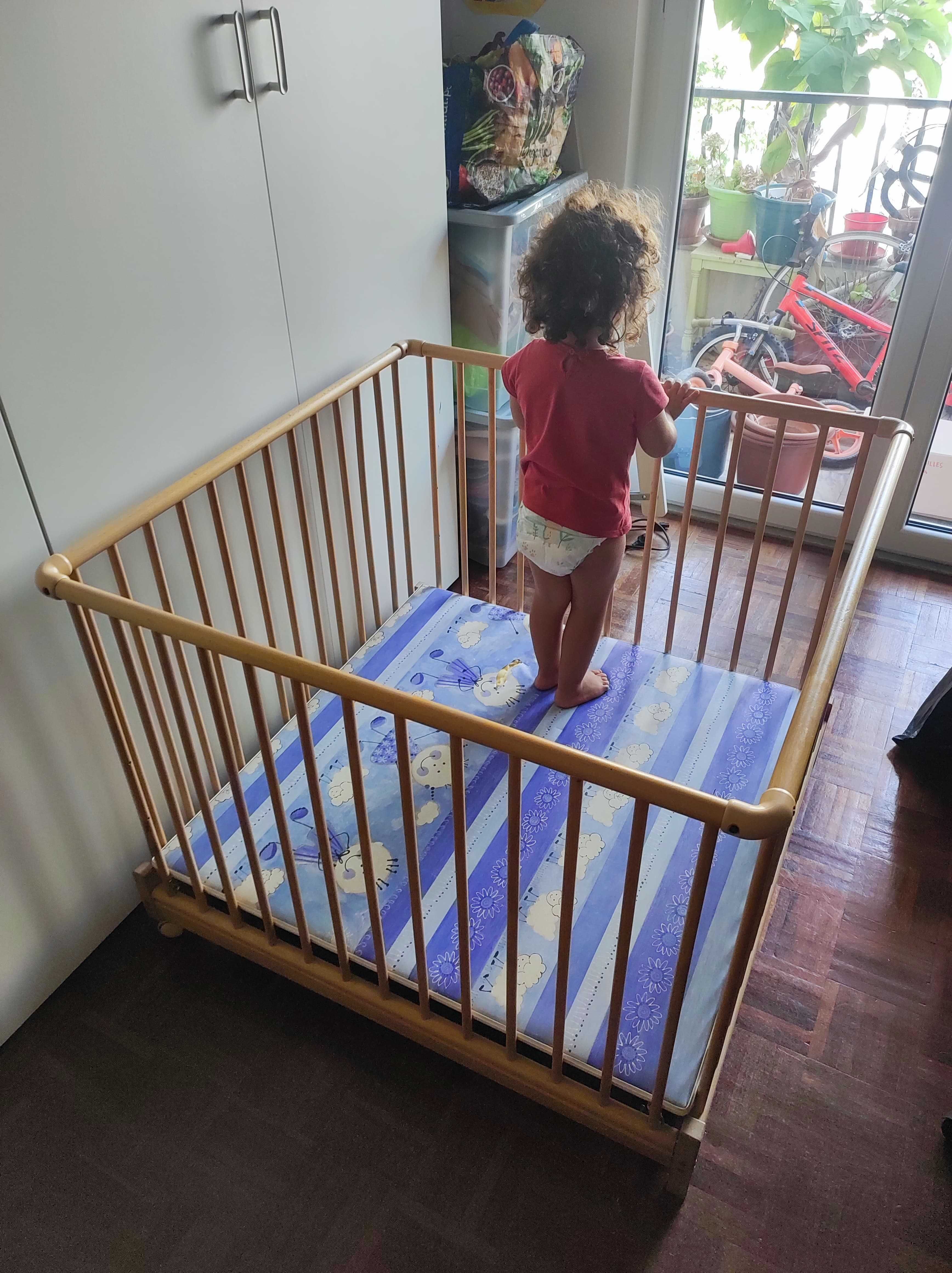 Parque infantil de madeira