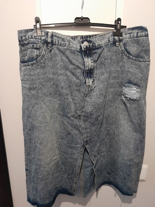 Spódnica z rozcięciem