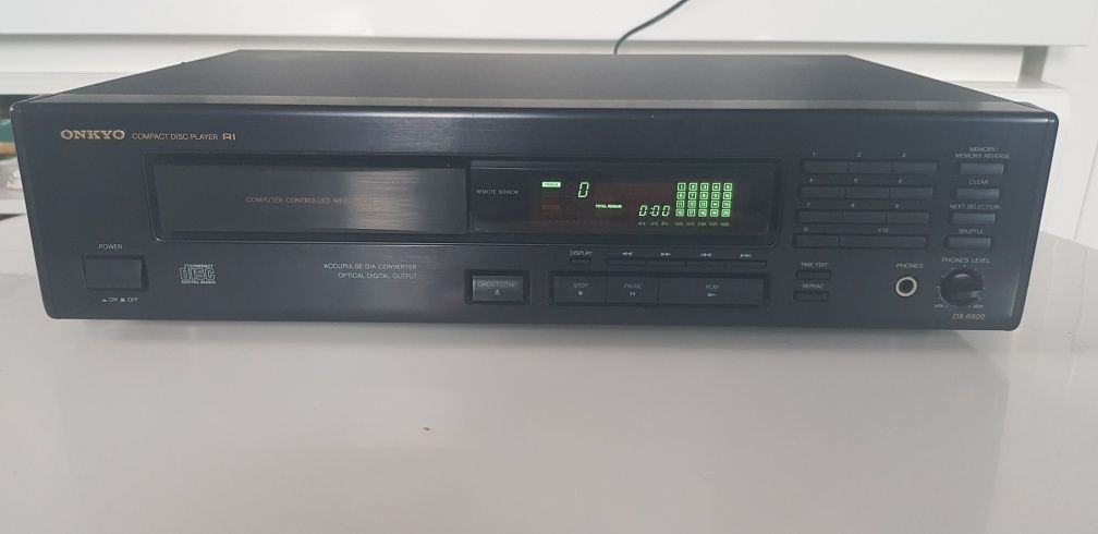 Odtwarzacz CD ONKYO DX-6920