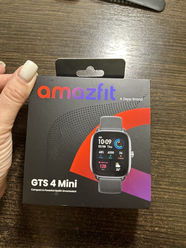 Часы Amazfit GTS 4 mini