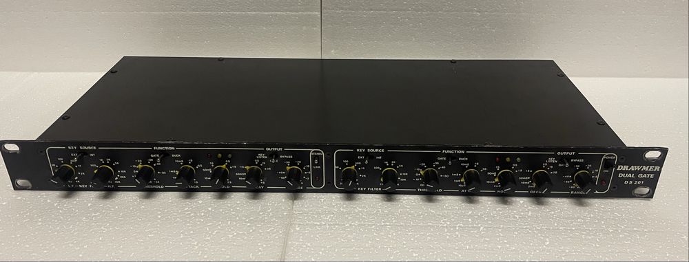 Dual gate Drawmer ds201