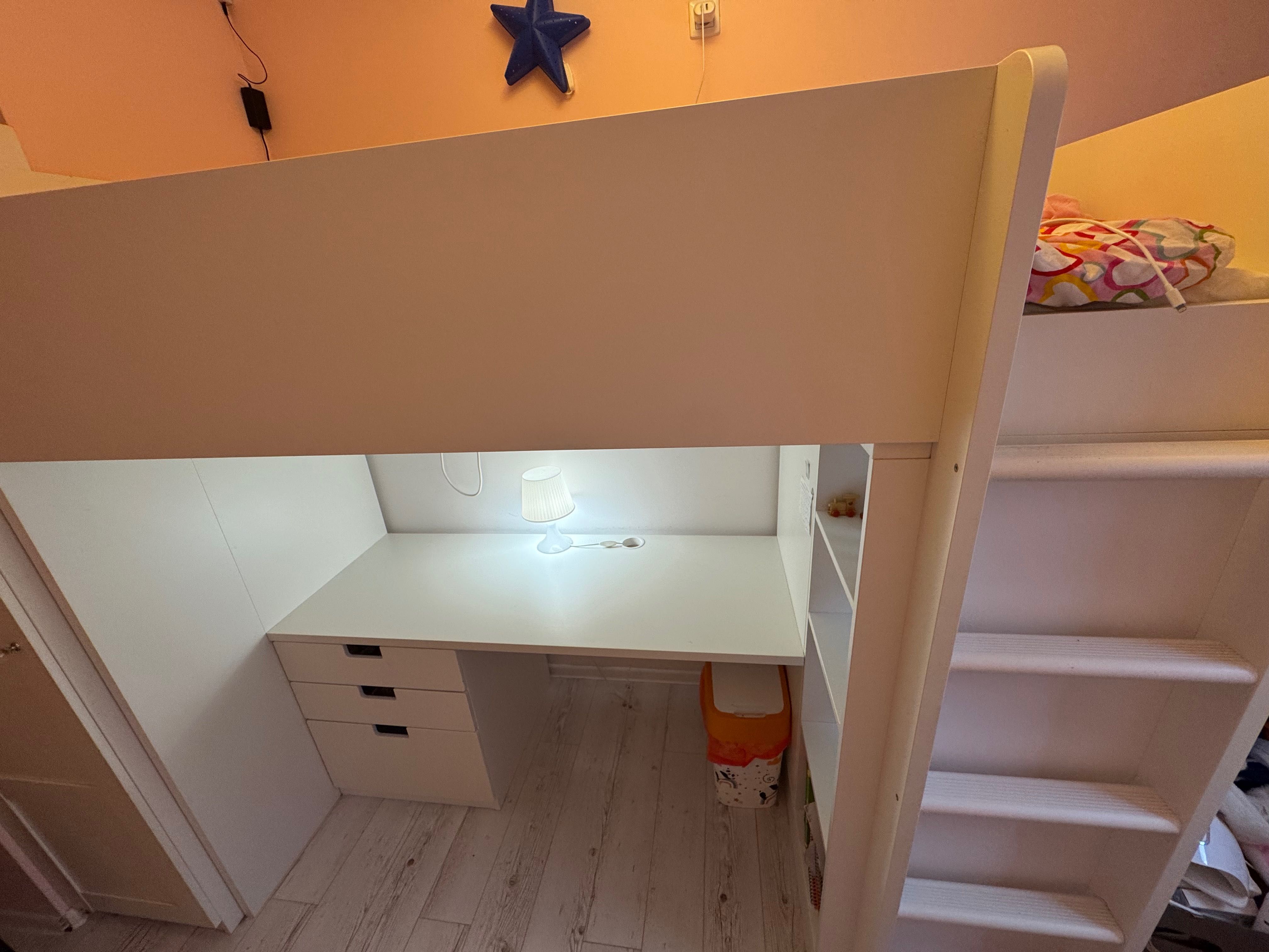 Łóżko na antresoli Ikea Smastad/ Stuva
