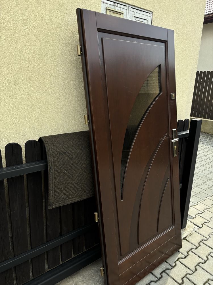 Drzwi zewnetrzne K-24 w bardzo dobrym stanie ( 2m x 90cm)