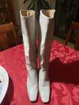 Botas de cano alto cor bege