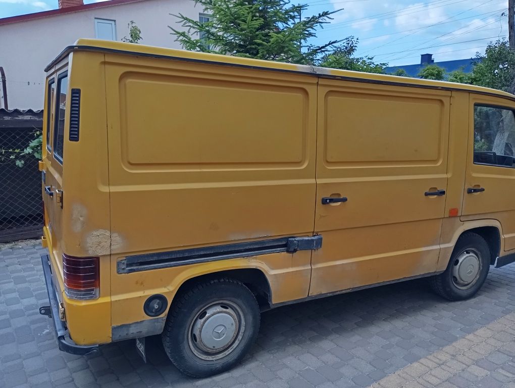 Продам Мерседес МВ 100