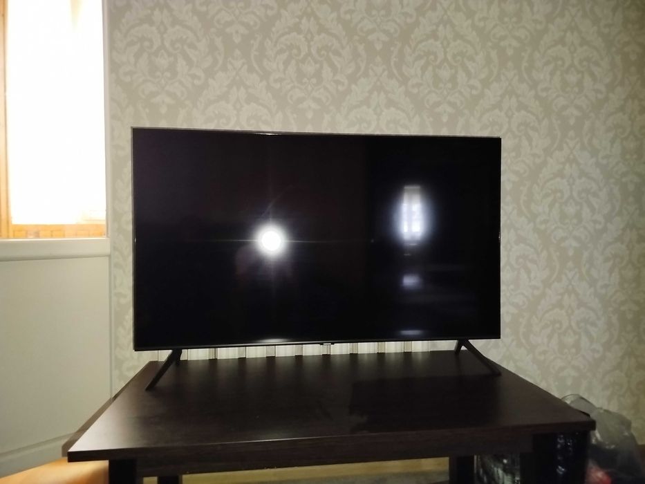 Продам телевизор Samsung QLED диагональ 50 дюймов(проблемы с матрицей)