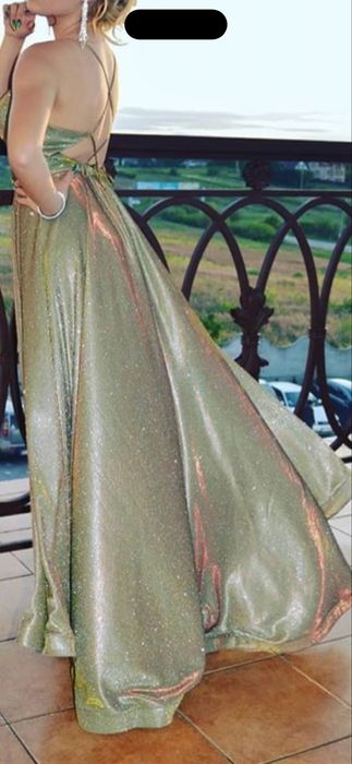 Вечірня елегантна сукня