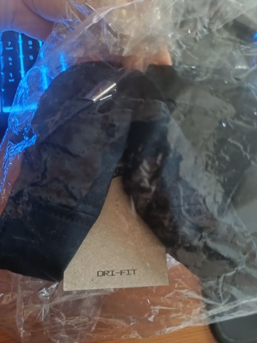 2 chapéus de criança originais da Nike nunca utilizados