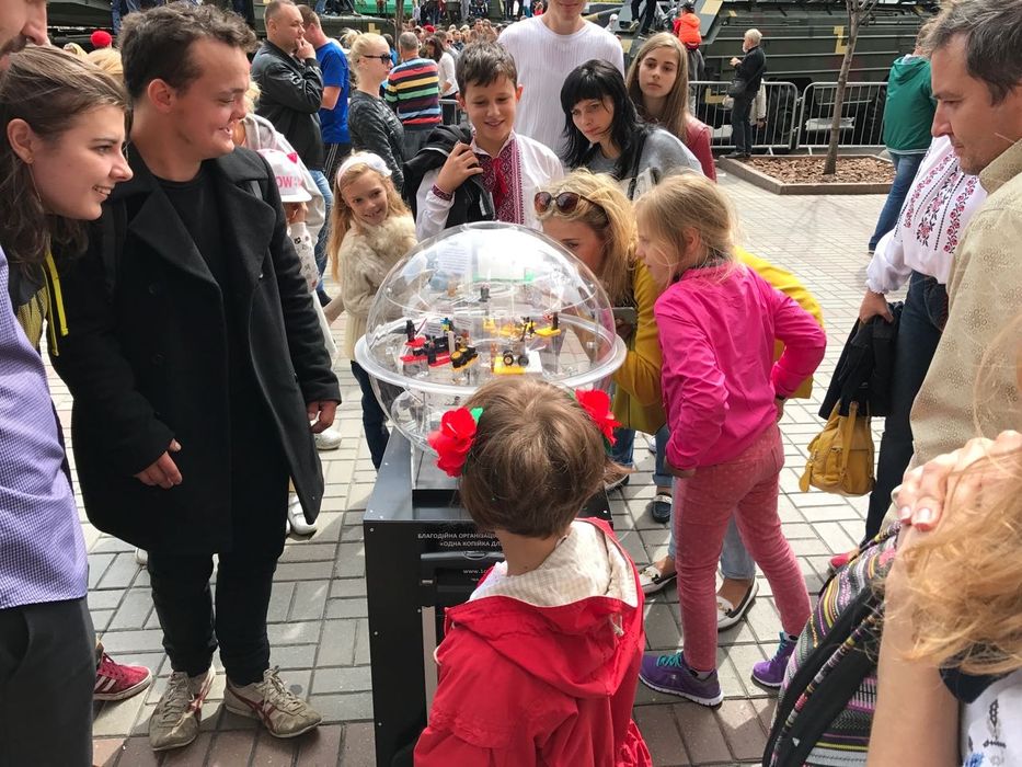 Унікальні сфери для благодійної організації