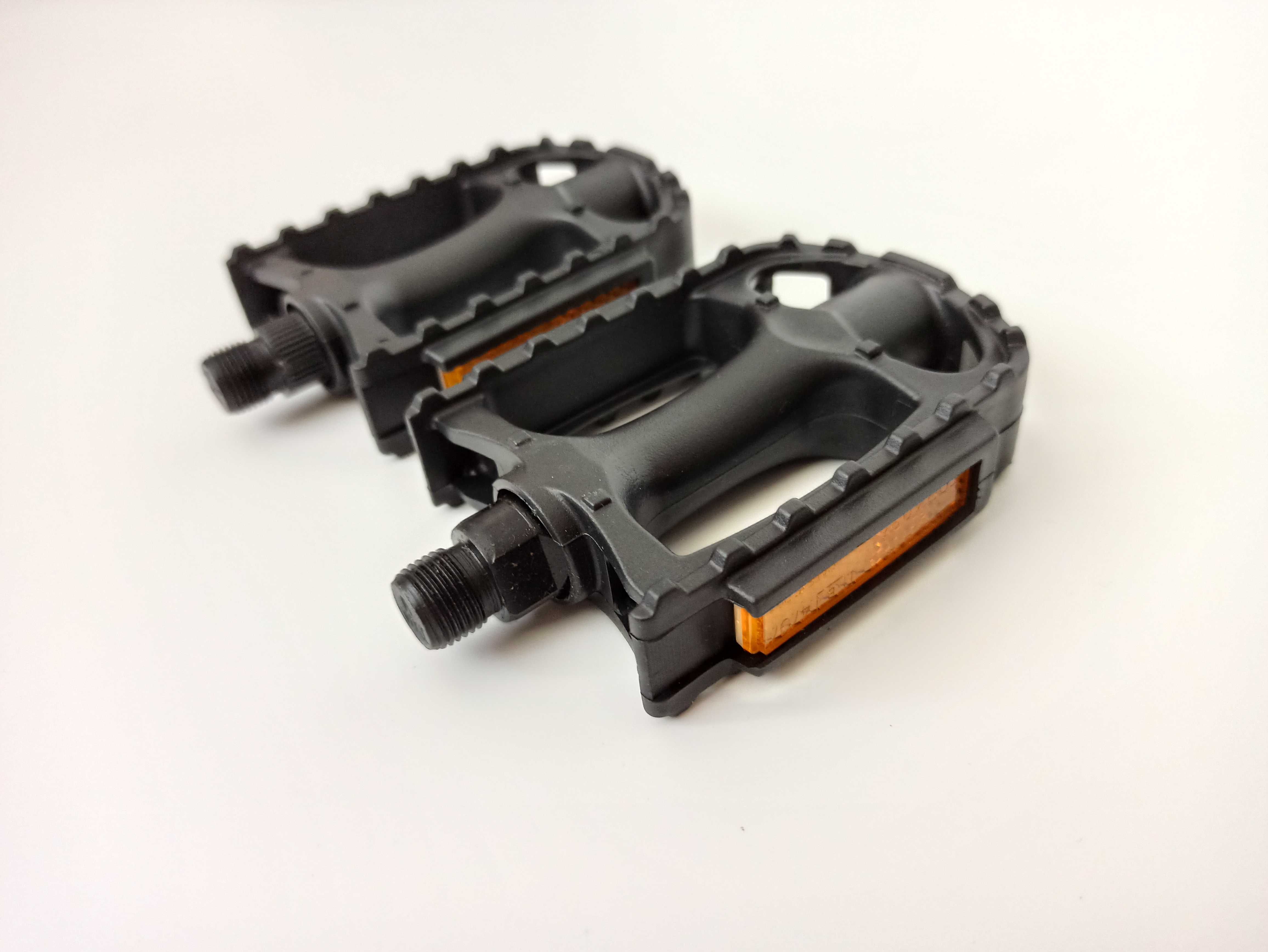 Pedały rowerowe czarne FP-806 łożyska kulkowe gwint standard 9/16"