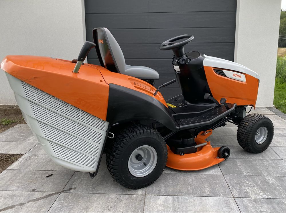 traktorek kosiarka  stihl RT 5097 Z. Silnik 2 cylindrowy B&S 16 km