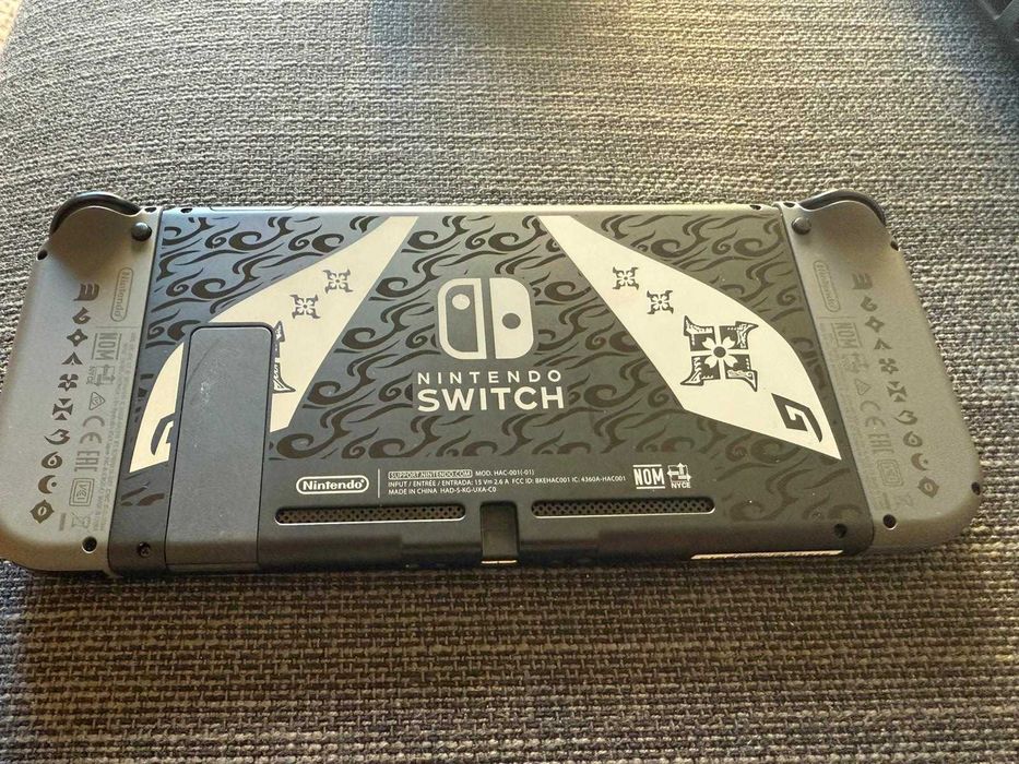 Nintendo Switch Monster Hunter Edition