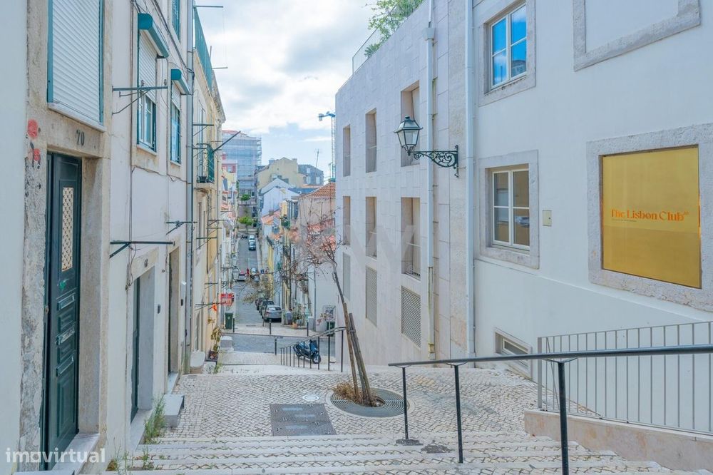 Apartamento T1 Remodelado na Bica / Santa Catarina, Lisboa