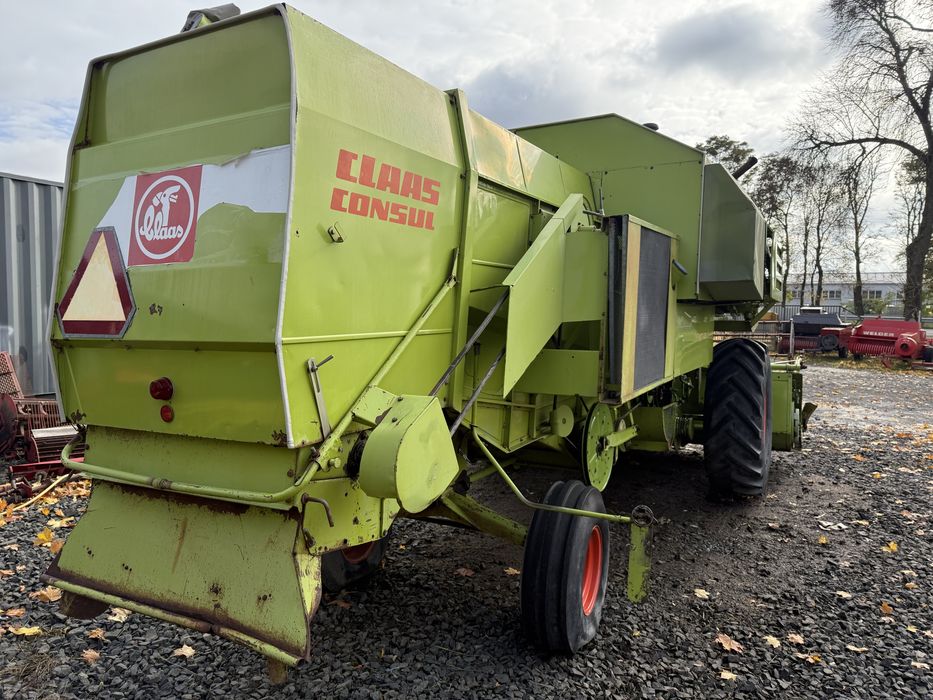Комбайн зернозбиральний Claas Consul