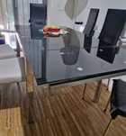 Mesa de vidro preta