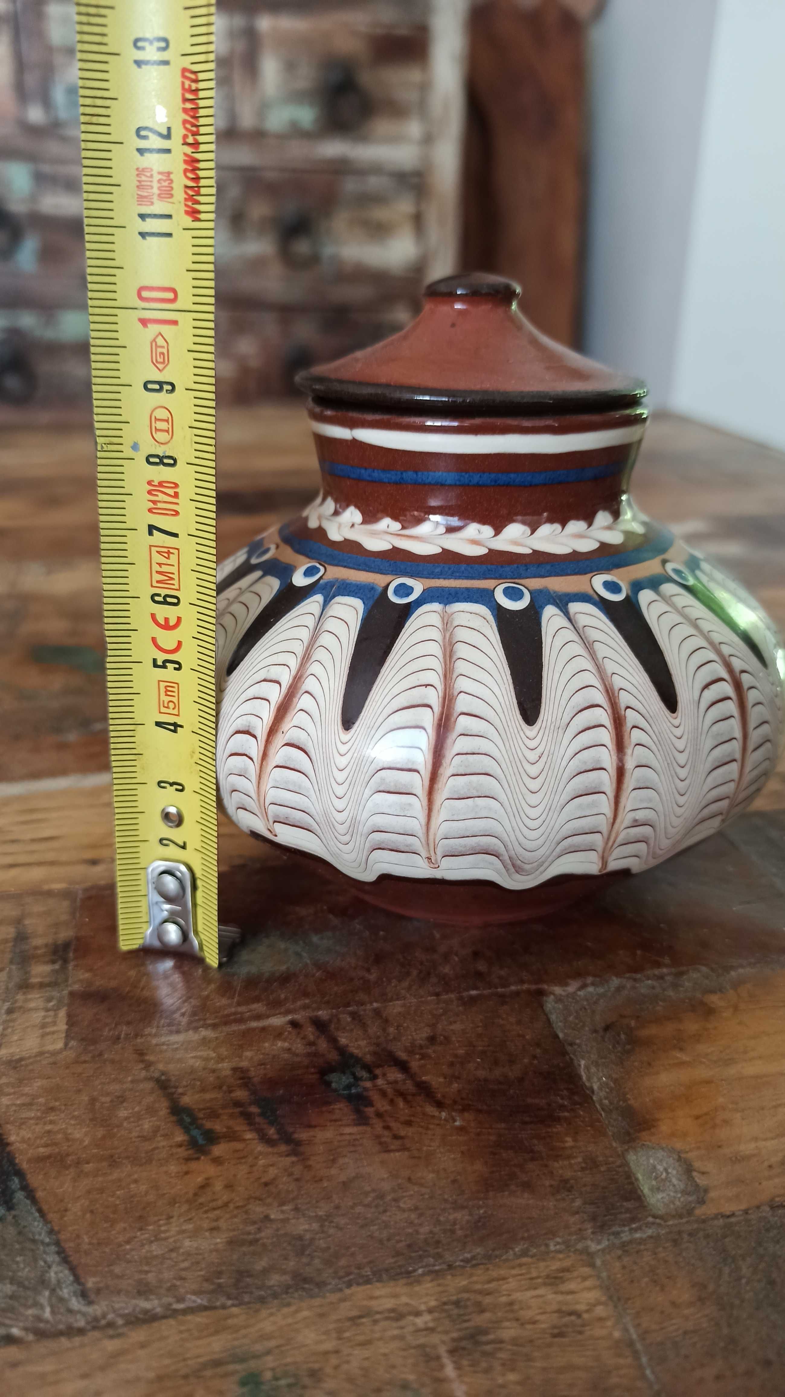 Śliczny dzbanek ceramiczny z Bułgarii