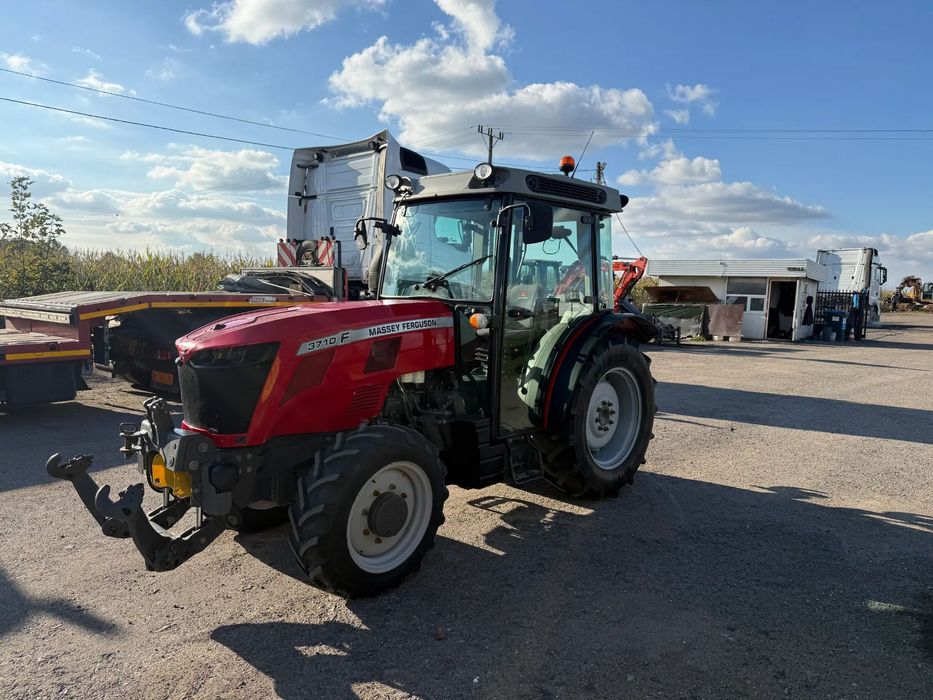 Massey Ferguson F 3710  Wom,Tuz,Amortyzacja,Klima,2021 Rok,Sadowniczy