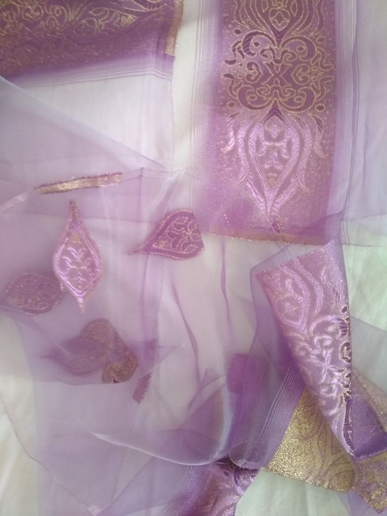 Ткань органза для свадебного декора. Лоскуты