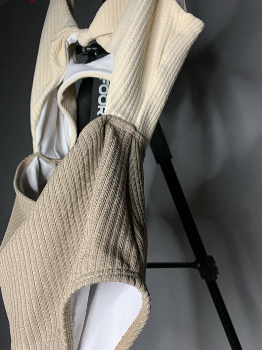 Купальник здільний новий