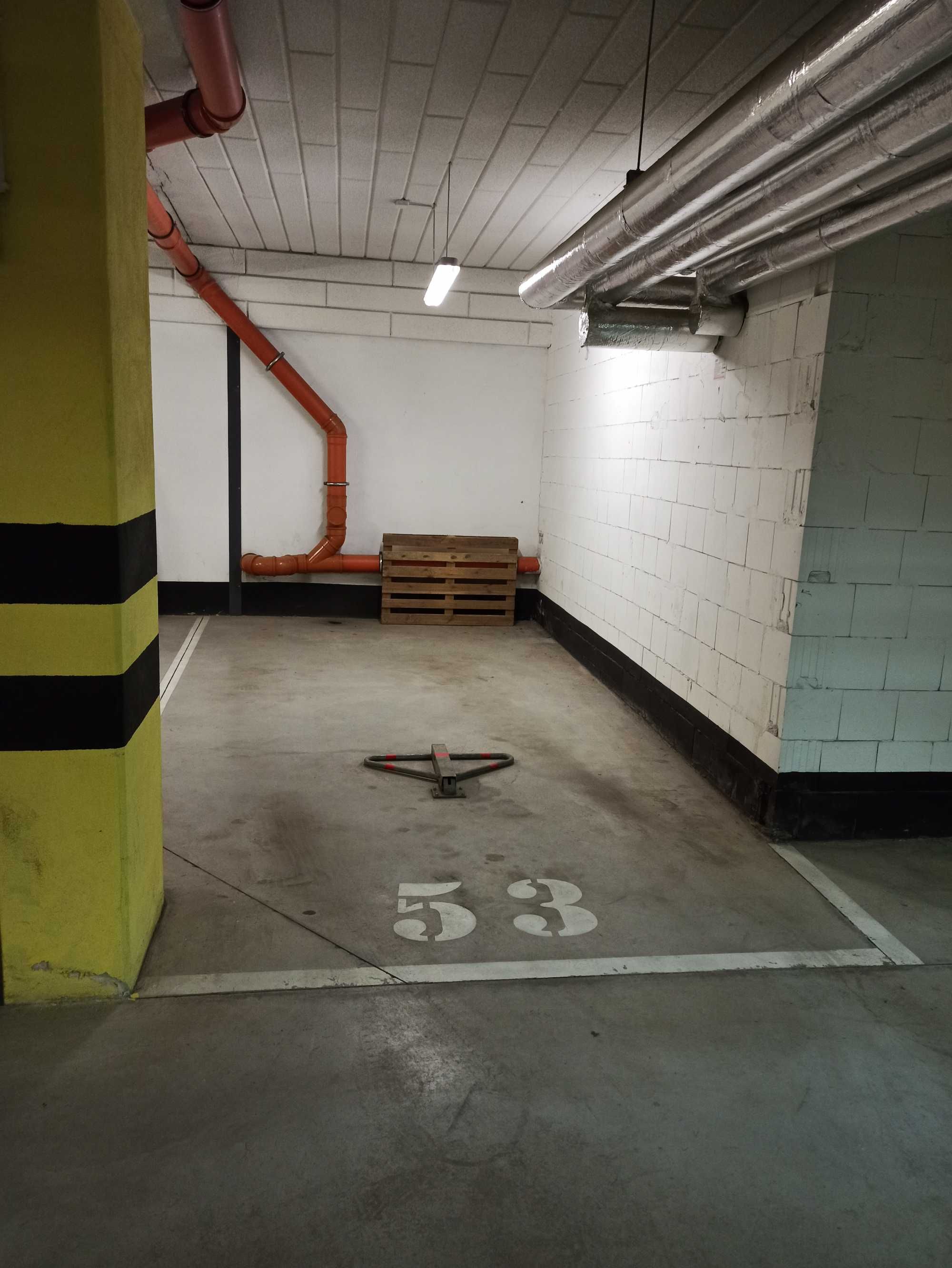 Miejsce parkingowe w garażu podziemnym - Jutrzenki, Klecina, Krzyki