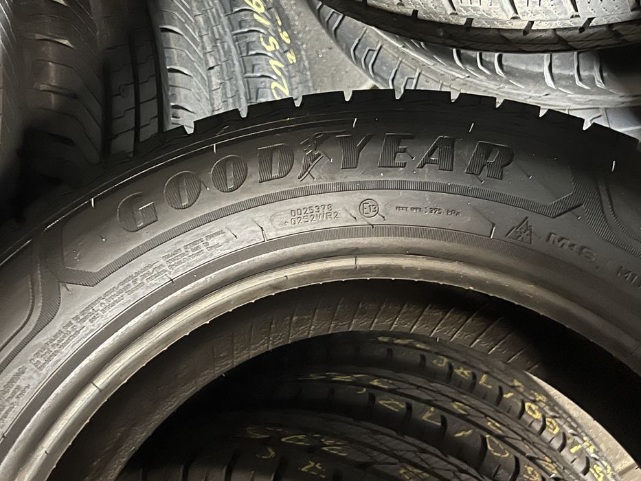 *Opony goodyear 215/60/17C para