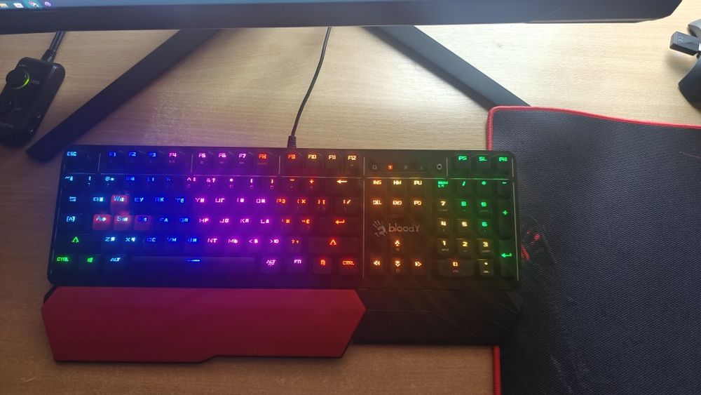 Ігровий набір bloody мишка + клавіатура + килимок