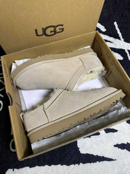 UGG жіночі бежеві зимові з хутром Нові