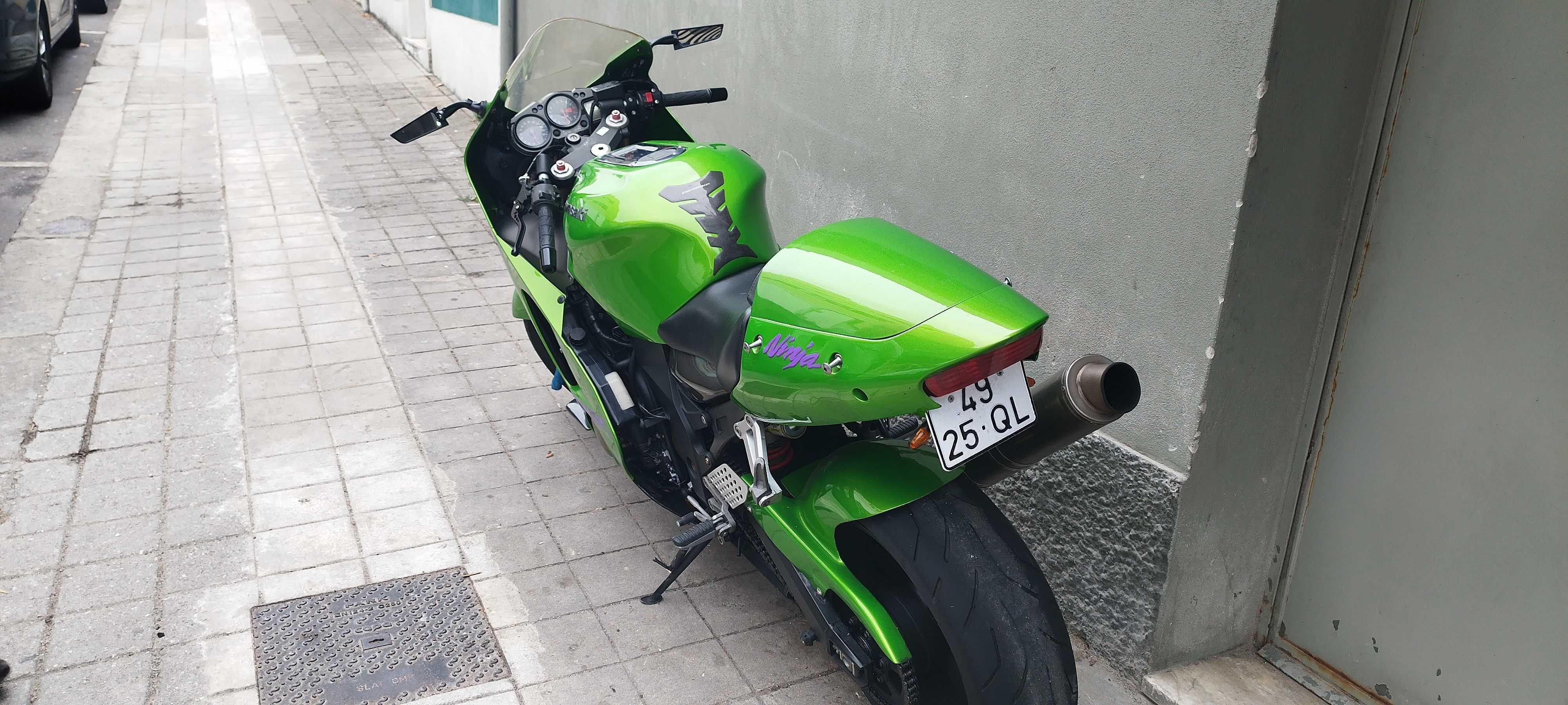 Kawasaki Ninja ZX12 R