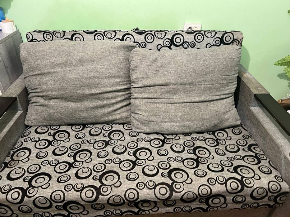 Продам диван не додорого