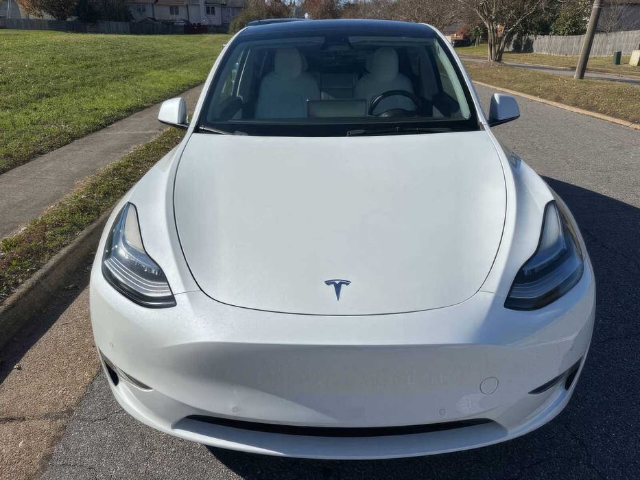 Tesla Model Y Long Range      2022