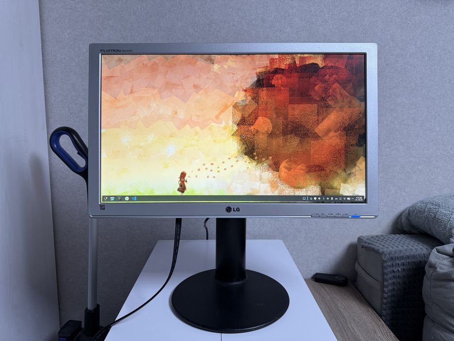 Монітор 24" LG Flatron W2442PE-SF 1920х1080 VGA/DVI/HDMI 2 мс 16:9