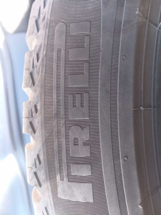 Гума Pirelly всесезонна
