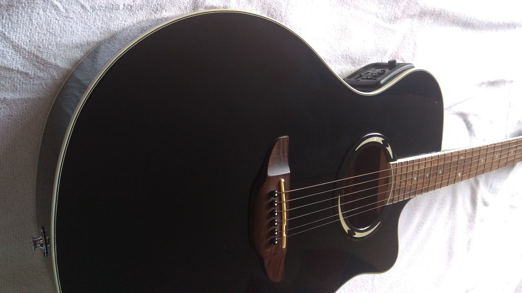 Violão eletrico YAMAHA APX em excelente estado