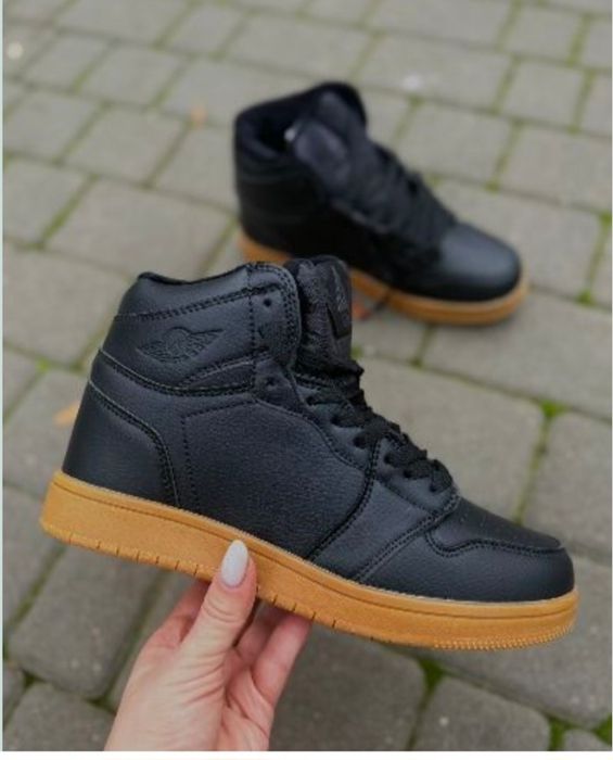 Шкіряні кросівки 44р.