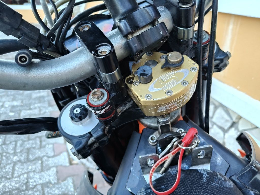 KTM 690   Enduro
