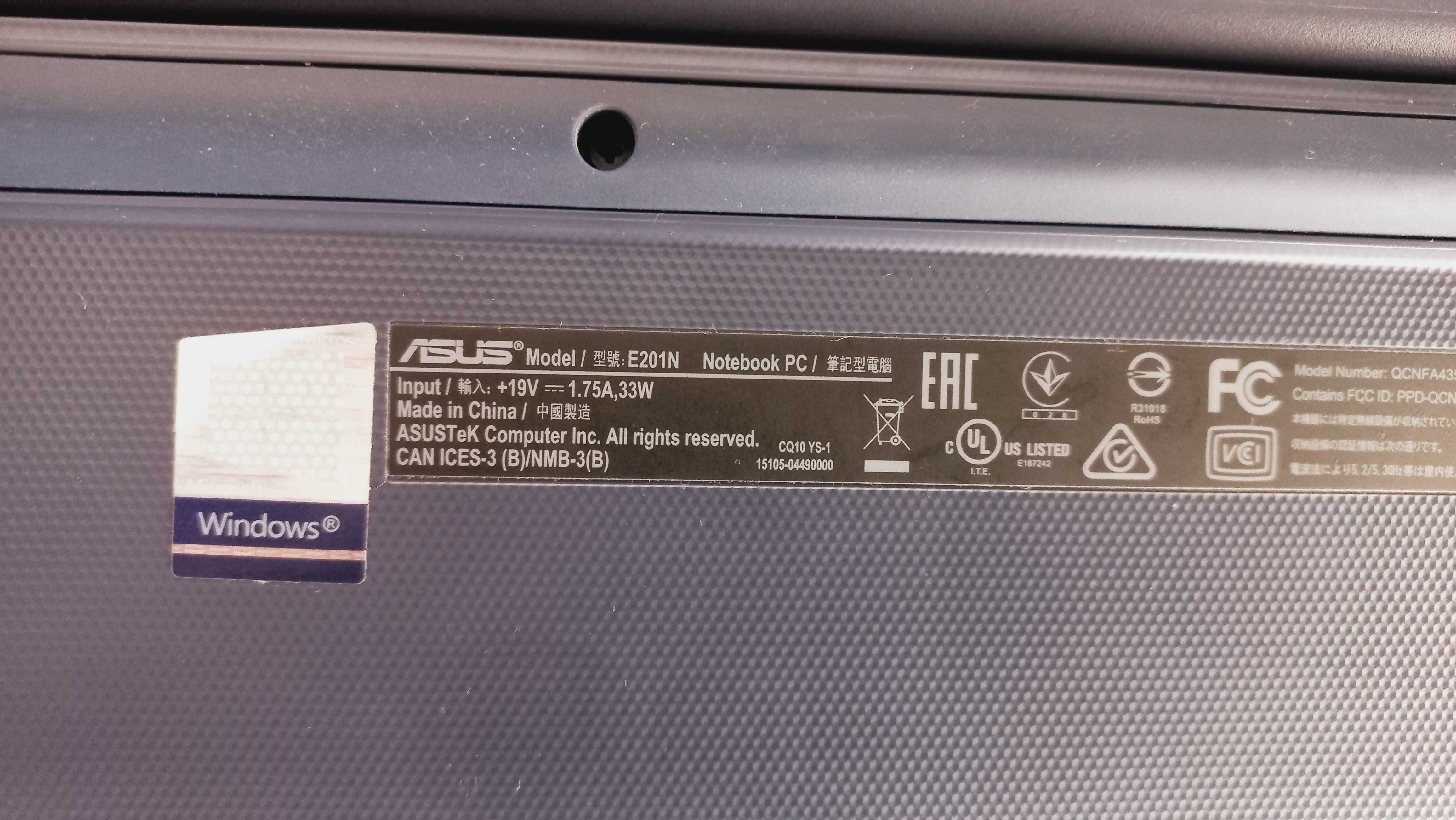 Продам ноутбук Asus x201E Intel Celeron 1.1