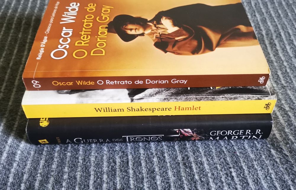 Livros vários usados