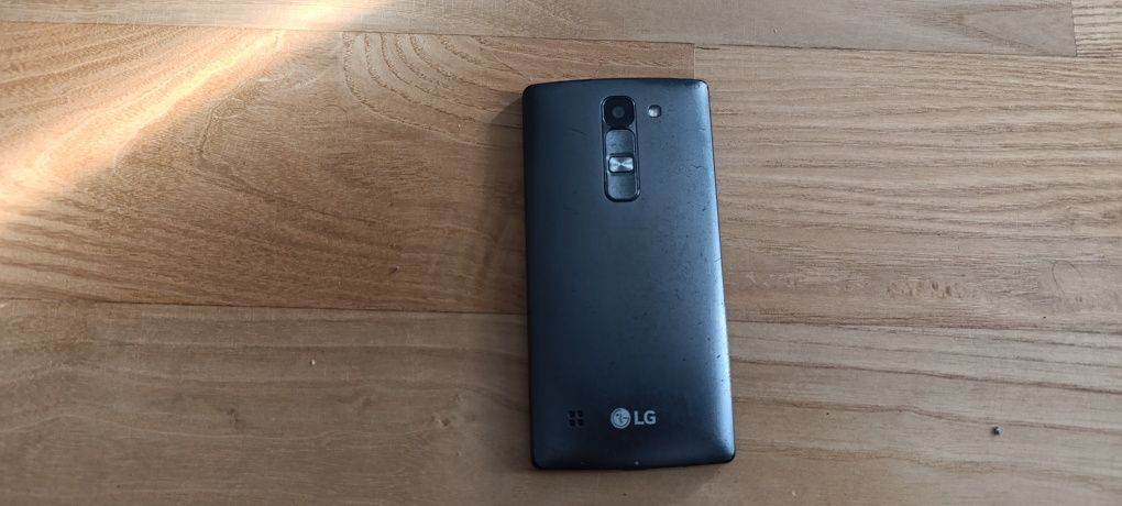 LG Spirit uszkodzony, bez wyswietlacza