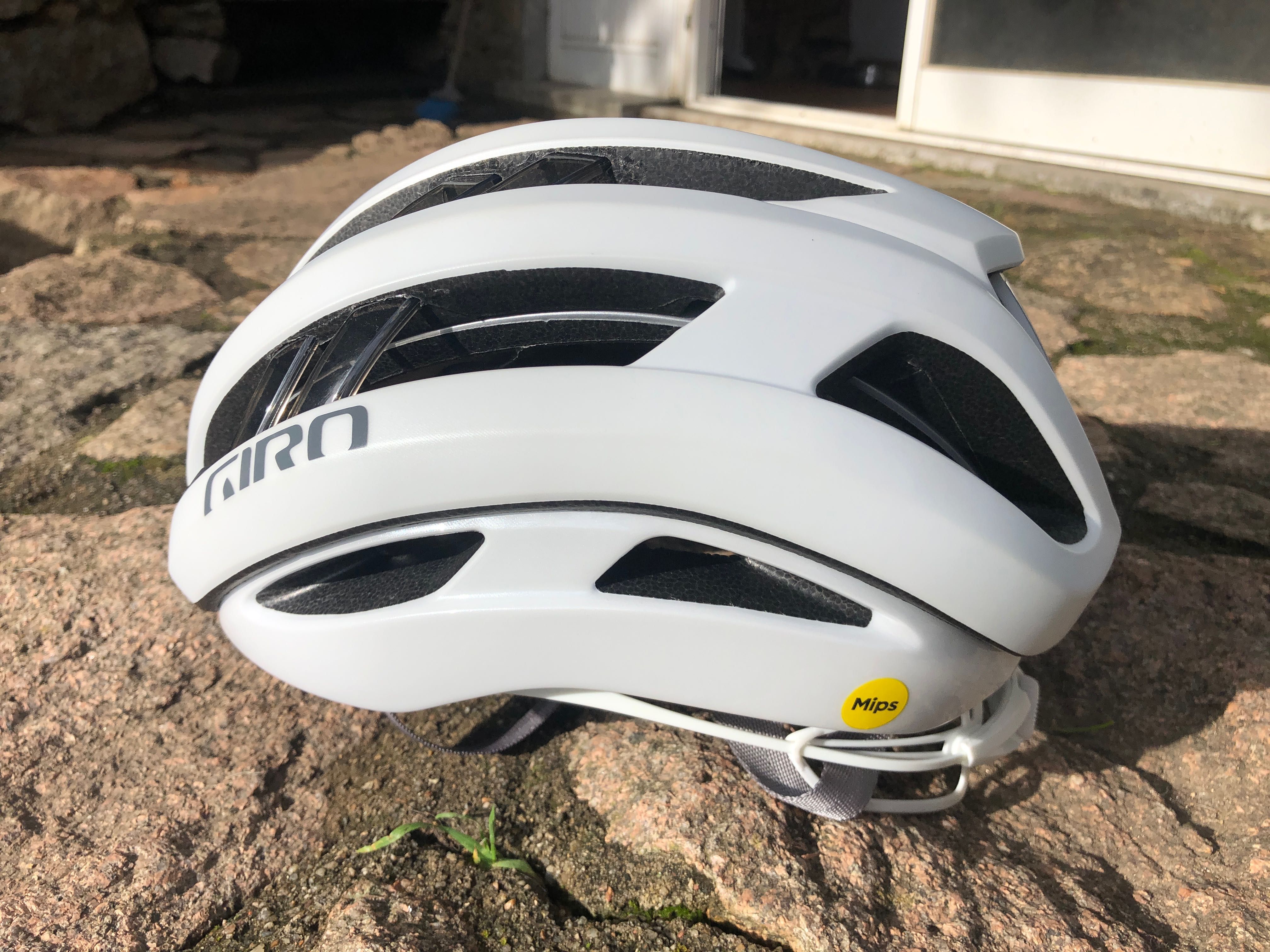 Giro Aries Spherical MIPS como novo!
