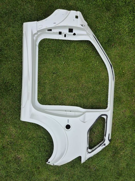 błotnik bok lewy ligier js50, js56, js66