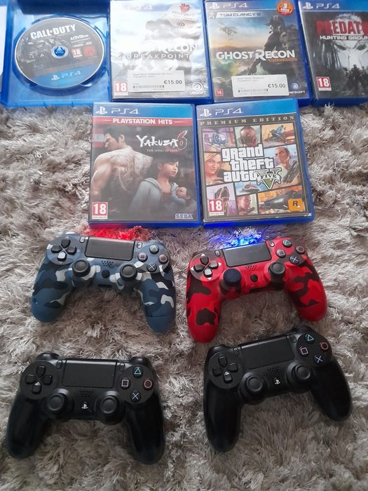 Vendo Ps4 (como nova) Jogos + 2 comandos