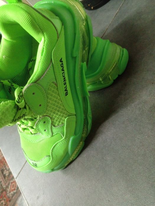 Продам кросовки Balenciaga 38р. В идеальном состоянии.